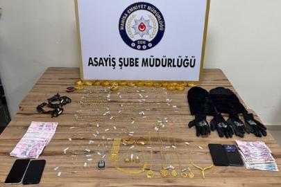 Manisa'da kuyumcu soygunu: 4 şüpheliden 3'ü tutuklandı