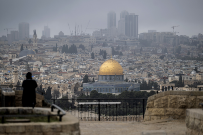 Mescid-i Aksa 41 gün sonra ibadete açıldı