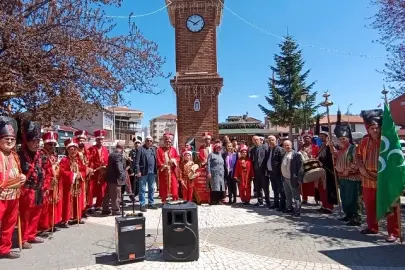 Pazaryeri’nden CHP’li vekillere mehterli gönderme