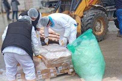 Sakarya'da son tüketim tarihi geçmiş 32 ton tavuk eti ele geçirildi