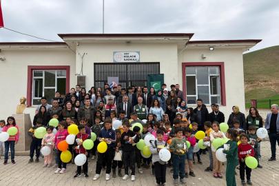 Siirt’te köy okuluna anlamlı ziyaret