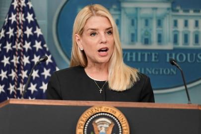 Trump, Adalet Bakanı Pam Bondi'yi görevden aldı
