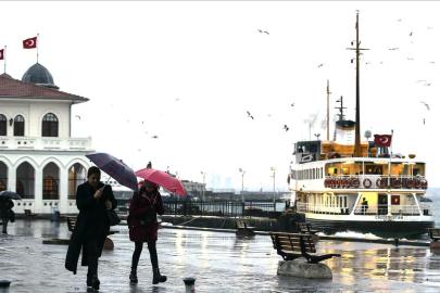 Uyarılar peş peşe geldi. İstanbul'da kuvvetli yağış için saat verildi