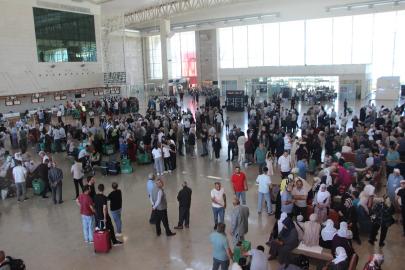 Yıllardır kutsal toprakların hasretini çeken 194 hacı adayı Mardin’den yola çıktı