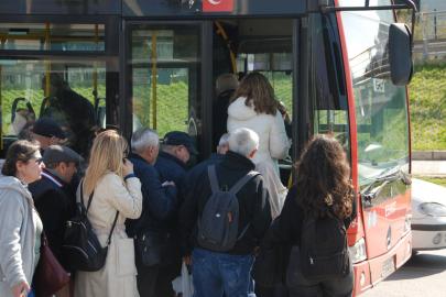 Yoğunluk ve zamlar İzmir’de toplu ulaşım sorunlarını artırdı