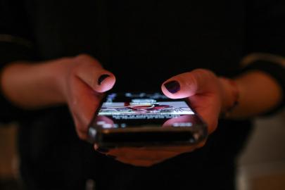  Yunanistan 15 yaş altına sosyal medyayı yasaklıyor