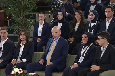 Beştepe'de gençlerle buluşma. Cumhurbaşkanı Erdoğan: Sosyal medya en büyük sorun