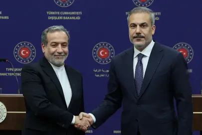 Dışişleri Bakanı Fidan, İran Dışişleri Bakanı Arakçi ile görüştü