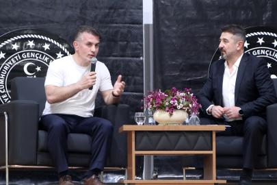 Dünya şampiyonu güreşçiden gençlere öğüt