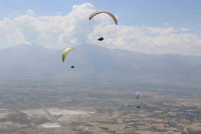 Erzincan yamaç paraşütünde Türkiye ikincisi oldu