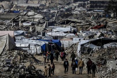 Gazze’de enkaz altında binlerce cenaze var