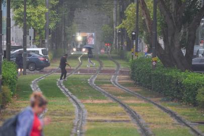 İstanbul ve İzmir'de hava ısınıyor: Sıcaklık 25 dereceyi aşacak ama öğleden sonraya dikkat