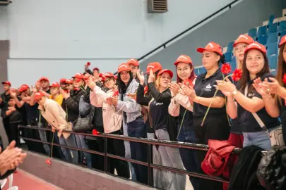 İzmir Güzelbahçe’de işçilere çifte bayram