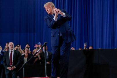 Trump'ın telefon markasında skandal: Kişisel bilgiler sızdırıldı