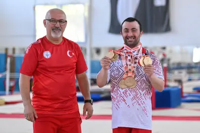 İzmirli özel sporcu Öztürk’ten tarihi başarı