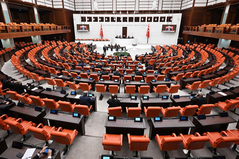 Meclis'te gündem yoğun. Sözleşmeli askerlere kamu istihdamı geliyor