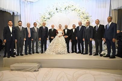 Müsavat Dervişoğlu, Kuleyin ile Kibrit çiftinin nikahında şahitlik yaptı