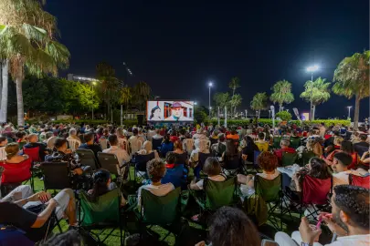 Açık hava sinema keyfi günümüze taşındı