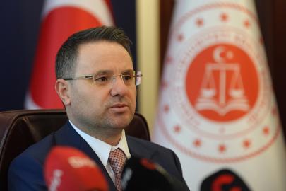 Adalet Bakanı Gürlek, kazandığı 150 bin liralık tazminatı Türk Kızılay’a bağışladı