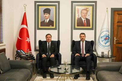 Bakan Yardımcısı Ayhan’dan Erzincan Valiliği’ne ziyaret