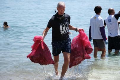 Bodrum’da denizden 650 kilogram çöp çıktı