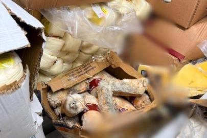 Bodrum’da tarihi geçmiş 1,2 ton gıda ürününe el konuldu