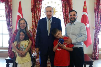 Cumhurbaşkanı Erdoğan "Cake Not Hate" kampanyasıyla tanınan Harris'i kabul etti