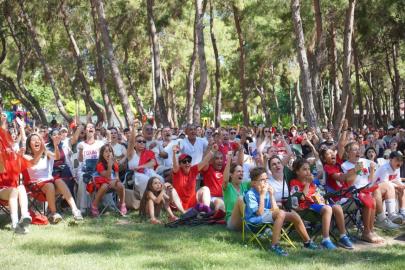 Hayatpark’ta gündüz şampiyonluk, gece konser coşkusu