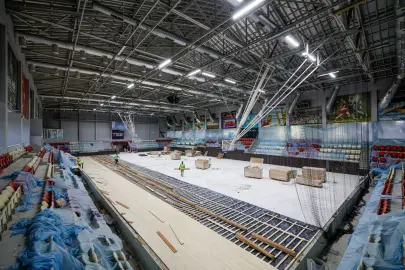İzmir'de Celal Atik Spor Salonu FIBA standartlarına kavuşuyor
