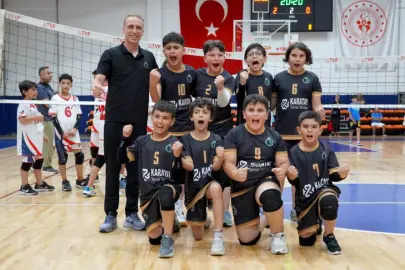 Konya Karatay’ın minik efeleri namağlup şampiyon