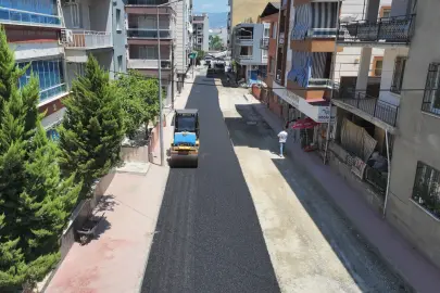 Manisa Alaşehir'in yollarında 'sıcak' çalışma