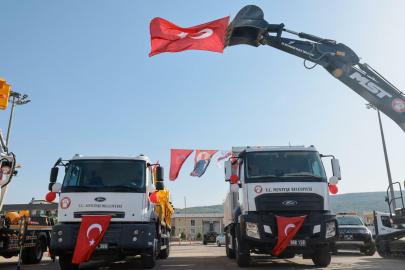 Menteşe'de 12 araç hizmete alındı; yeni park hizmete açıldı