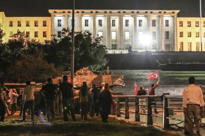 Siyasilerden 15 Temmuz mesajları. "Tarihi bir dönüm noktası"