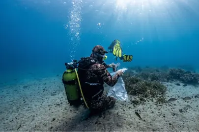 Aydın Kuşadası'nda deniz dibi temizliği