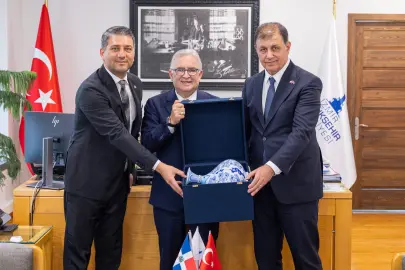 Dominik Ankara Büyükelçisi Lora’dan İzmir Büyükşehir'e ziyaret
