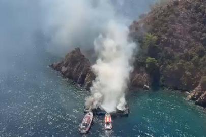 Fethiye’de koydaki tekne yandı, 115 yolcu suya atladı (2)