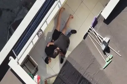 İki milyon liralık altınla kaçan kuyumcu kuryesi çatıda yakalandı