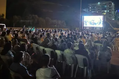 İzmir Çiğli’de Mahalle Sinema Günlerine büyük ilgi
