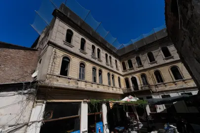 İzmir’in simge yapısı Cihan Palas yeniden hayat buluyor