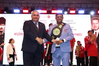 Karakucak güreşlerinde Türkiye Dünya şampiyonu oldu