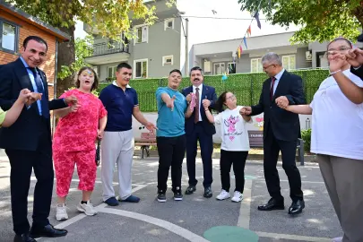 Bursa Yıldırım'da özel öğrencilerin heyecanına ortak oldu