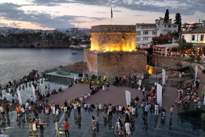 Hıdırlık Kulesi’nde Zefir Trio konseri