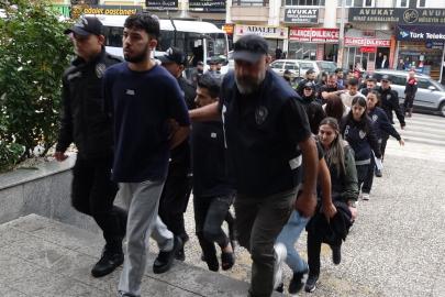 Kendilerini noter olarak tanıtıp 55 ilde dolandırıcılık yapan 18 şüpheli yakalandı