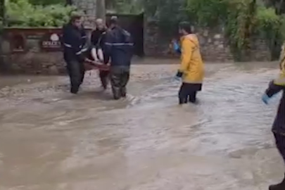 Bodrum'da sağanak: Mahsur kalan hamile kadın böyle kurtarıldı