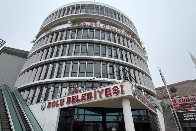 Bolu Belediyesi'ne operasyon. Belediye Başkan Yardımcısı dahil dört kişi gözaltında